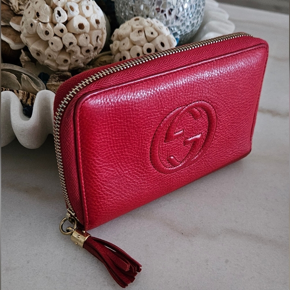 Gucci Soho Red Tassel Leather Zip Wallet With Gold Metal Hardware - Picture 4 of 16